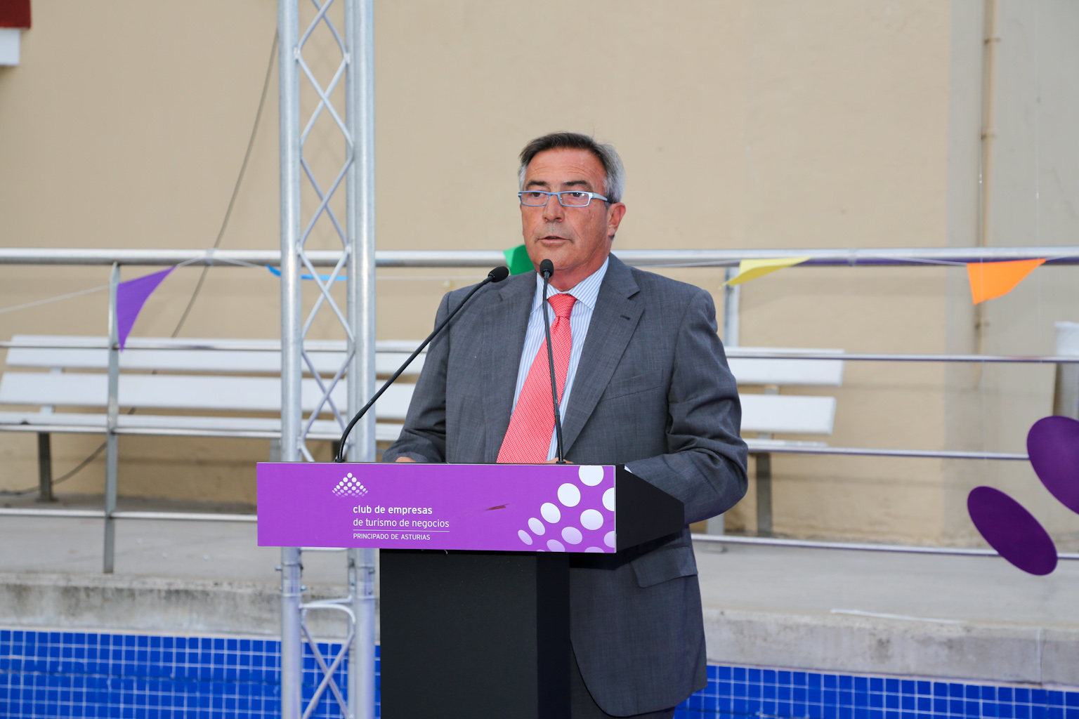 EL PRESIDENTE DEL CLUB GANADOR DE LA XX EDICIóN DEL PREMIO GIJóN CIUDAD ABIERTA