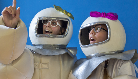 VAMOS AL TEATRO! EN UN LUGAR DE LA GALAXIA DE TEATRO DEL CUERVO